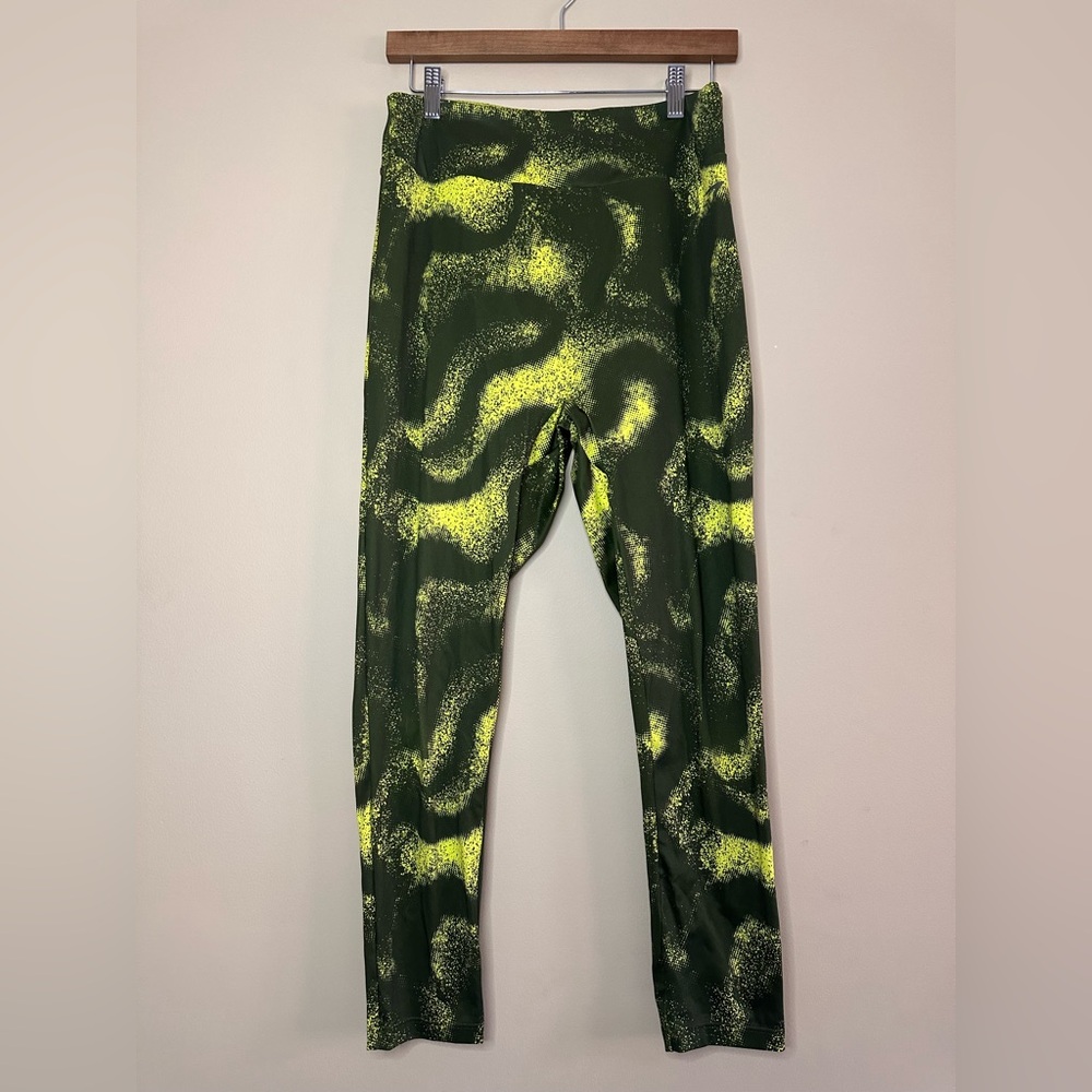 Gymshark Green Leggings with Artistic Tie-Dye Design